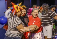 Photo of Liceu de Artes e Ofícios Claudio Santoro promove curso de teatro, coral e dança para o público 50+