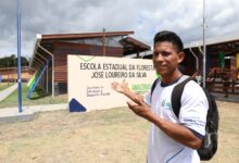 Photo of “Fiz parte da construção e vou terminar meus estudos aqui”, diz aluno que fará EJA na primeira Escola da Floresta do país